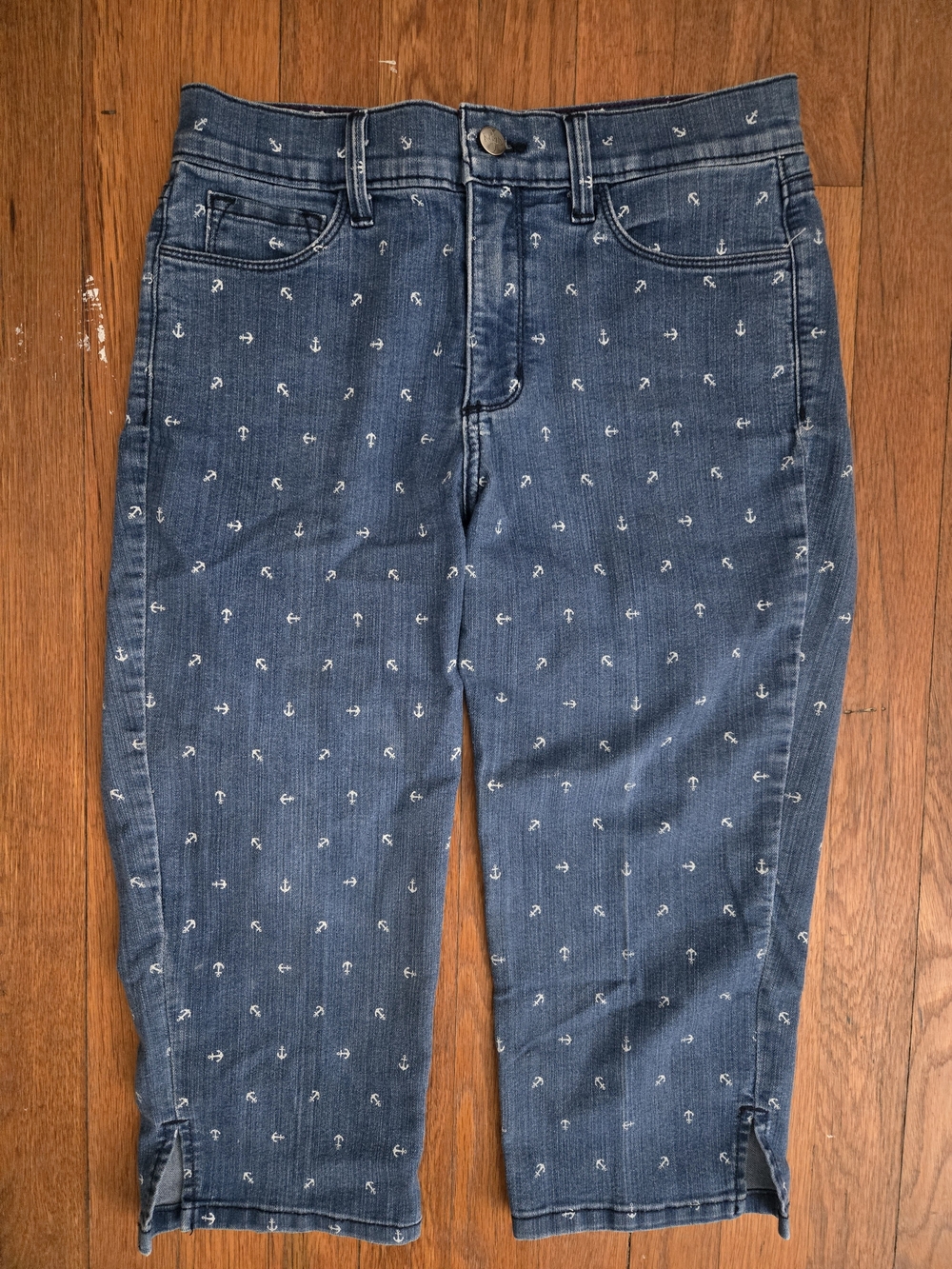NYDJ Dark Blue Cropped Jeans with White Anchor Print